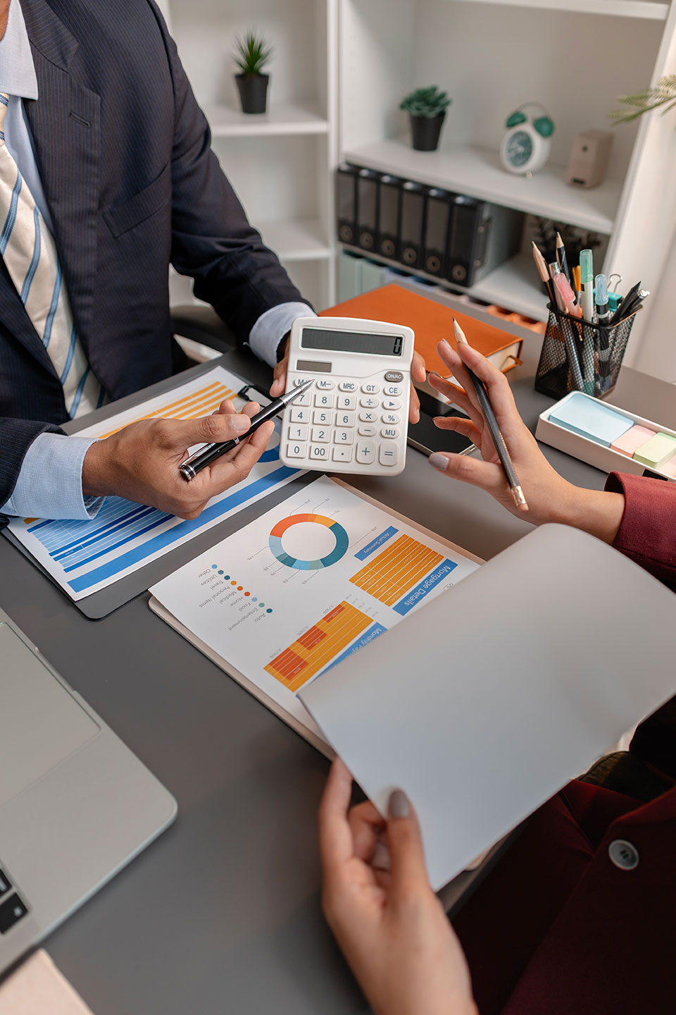 Noleggio UPS gruppi di continuit&agrave; con Aston